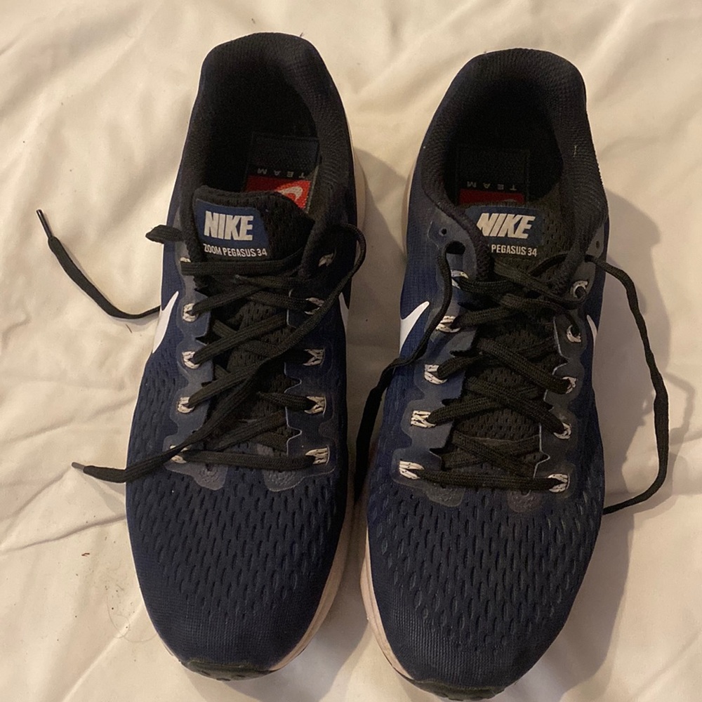 Nike Men’s Air Zoom Pegasus 34 Running Shoes